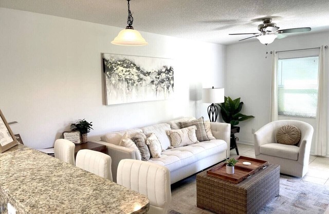Luxury Suite Groveland (15948)