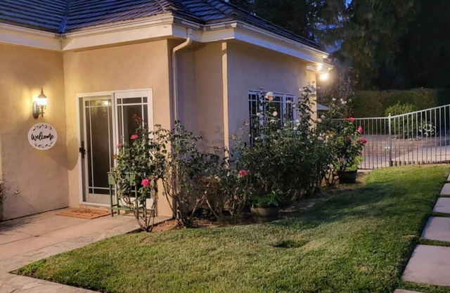 Luxury suite in quiet neighborhood