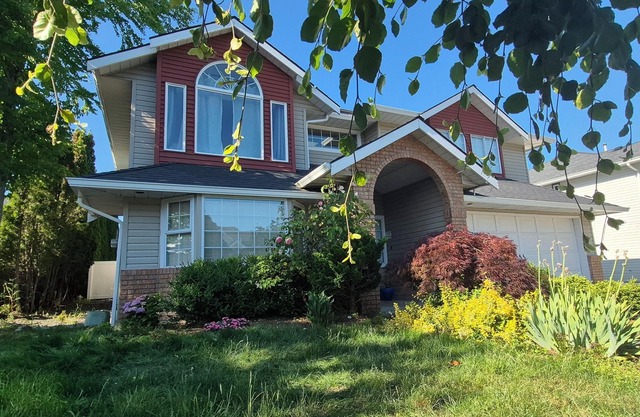 Luxury Suite near Ledgeview Golf,Abbotsford International Airport,Shops & Malls