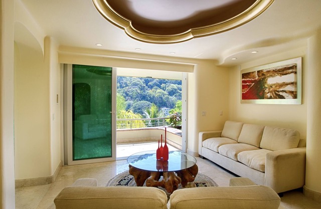Luxus Suite mit Garten- und Meerblick