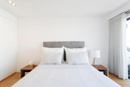 Luxury Suite With Balcony and Shared Accommodation in The Parque Eduardo VII Area