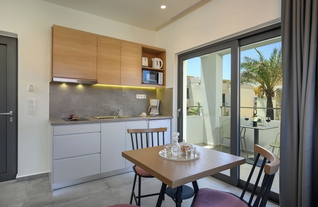 Athina Suite 1 Schlafzimmer 1 Badezimmer mit Außenpool Platanias, Chania