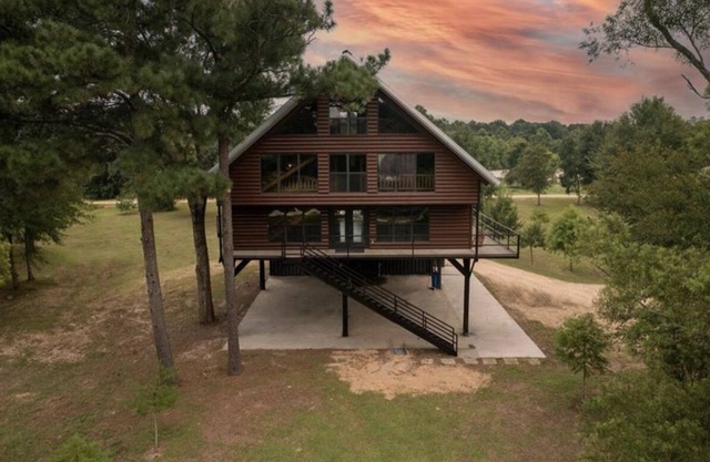 Luxury Three Story Cabin on the River