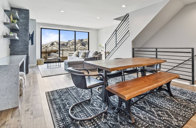 Luxury Townhome, Minutes From Park City, Amazing Views - 765EMW43