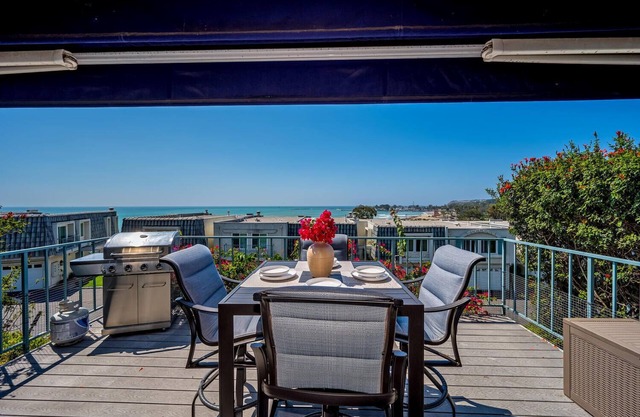 Luxury Townhome with Panoramic Ocean Views