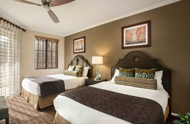 Luxury Townhouse Resort - Golf Course & Multiple Pools. No Fee's