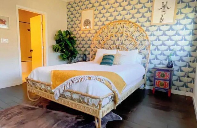 Luxury Tri Level Townhome w/ 2 Master Suites
