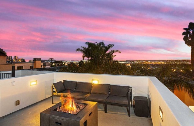 Luxury Tulum Retreat! Rooftop, Hot Tub, Game Room