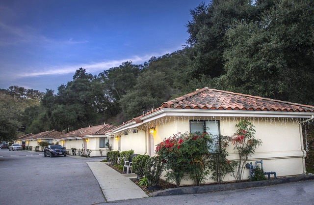 Luxury Turn-Key Cottage Rental, California Central Coast, Nearby Gym & Pool