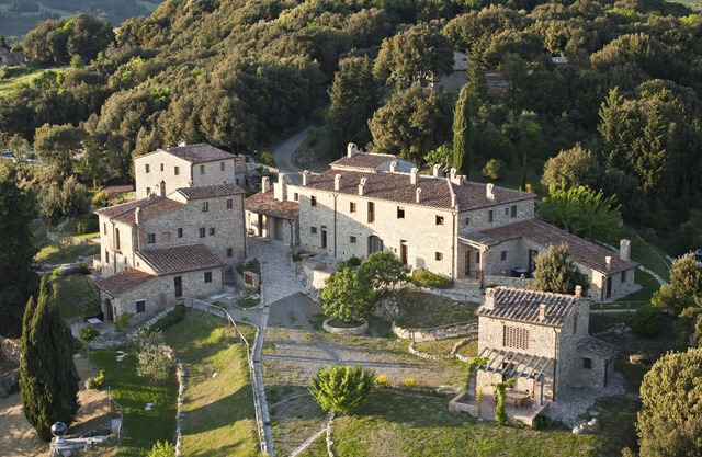 Luxus-Wohnung mit Terrasse und Garten in der Nähe von San Gimignano