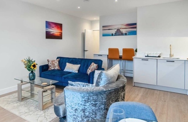 Luxury Two Bed Apartment in Southend-on-Sea 8