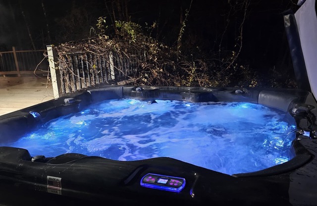Abgeschieden Luxury Home auf 5 Acres mit Hot Tub - ideal für Familien und Gruppen