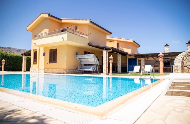 [✮✮✮✮✮ LUXURY VILLA WITH POOL] - Dimora Fanale