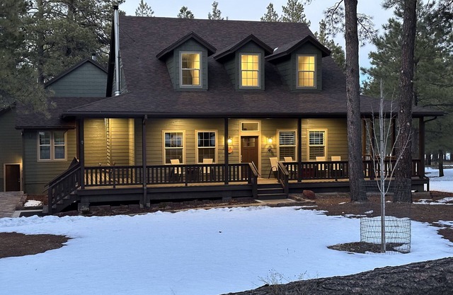 Luxury vacation home on 5 acres, 6BR, 4 BA