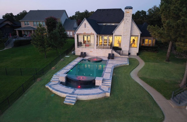 Luxury vacation rental near Dallas lake view pool hot tub