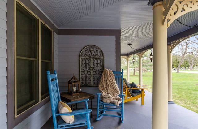 Green Lake Gem | Game Room & Private Baths