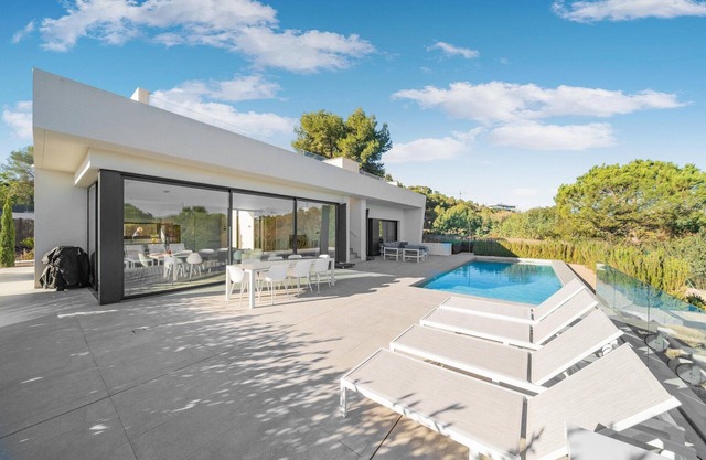 Schöne moderne Villa mit privatem beheiztem Pool