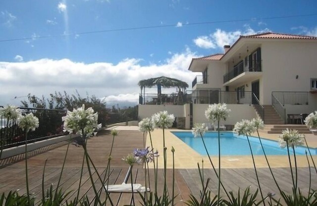 Luxus-Villa mit Pool