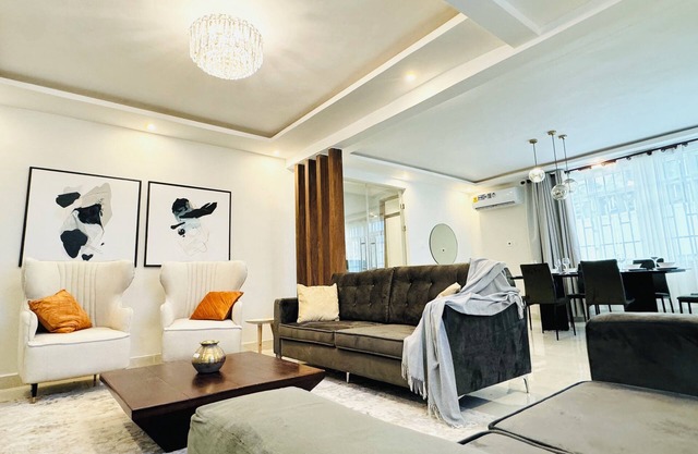 Luxury Villa - 4BR/4.5BA - WiFi - 5Min From Labadi Beach / Car+Driver Rental