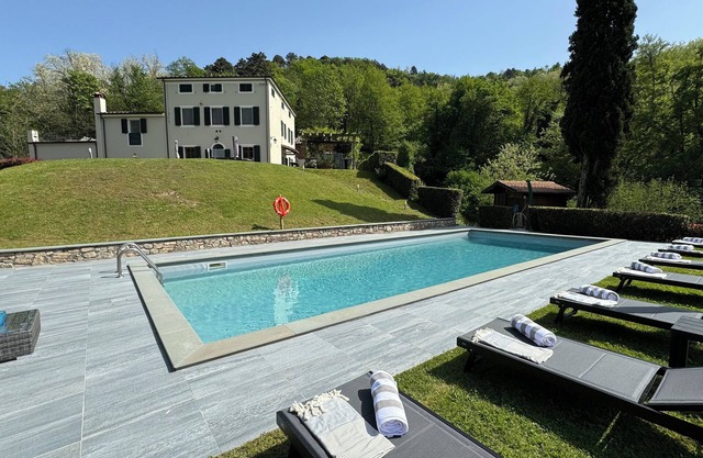 Luxury Villa Baloccaia ,Heated Pool Lucca Italy 8 bedrooms all AC, 9 bathrooms