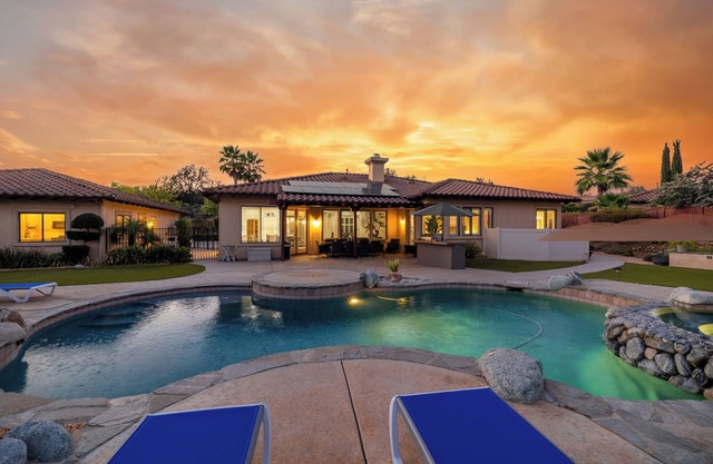 Luxury Villa Close to your wedding venues, Golf and Wineries