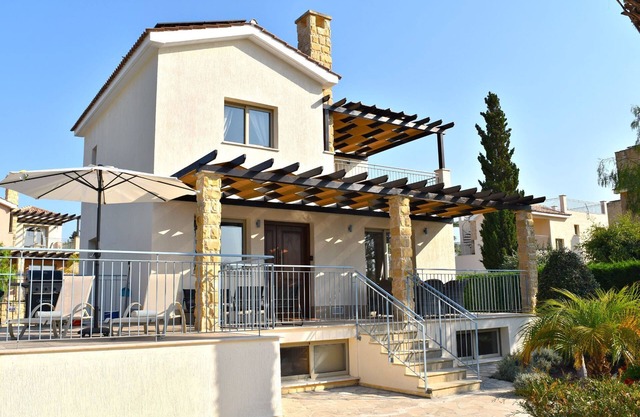 Luxusvilla - Infinity-Pool - Whirlpool - Sauna - Privater Strand - Meerblick - Spielzimmer