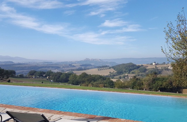 Luxusvilla, privater Pool, Reinigungsservice, tolle Aussicht auf Todi