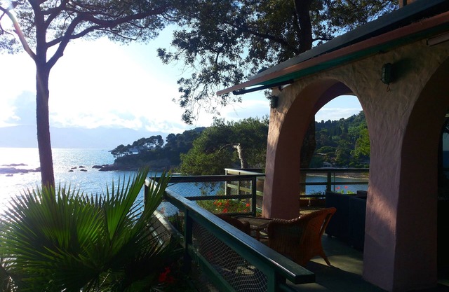 Luxusvilla in Tellaro, in einem Kontext von wunderschöner Schönheit, direkt am Meer.