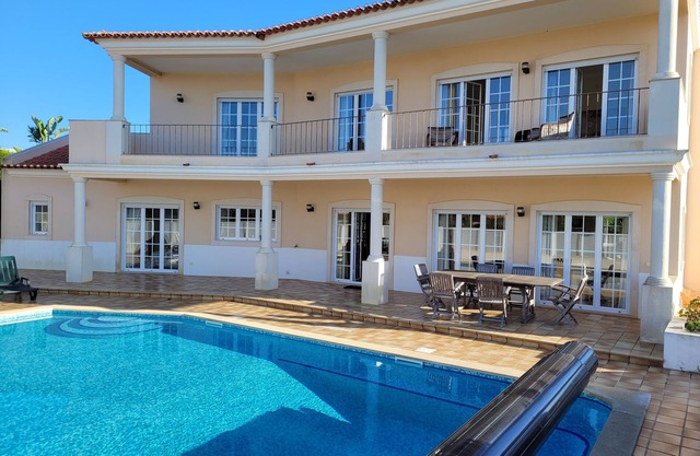 Luxury villa in Praia del Rey - private heated pool & sea view
