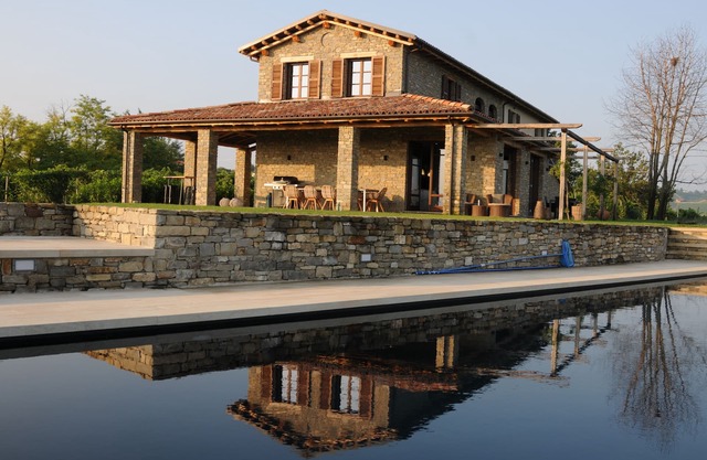 LUXUSVILLA IN DEN PIEMONT-WEINBERGEN - 265m2 - 10 Pers. - 5x14m Pool