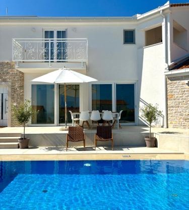 Luxury Villa Michelle