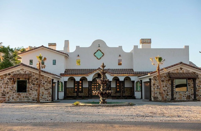 Luxury Villa near Zion National Park | Private Pool, Spa, Sauna, Yard, & more!