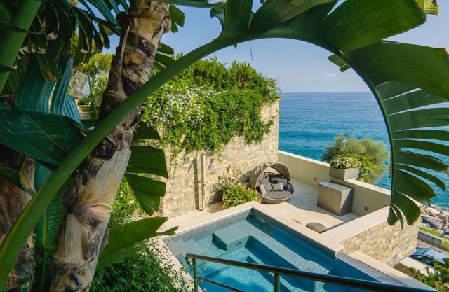 Luxury Villa On the sea