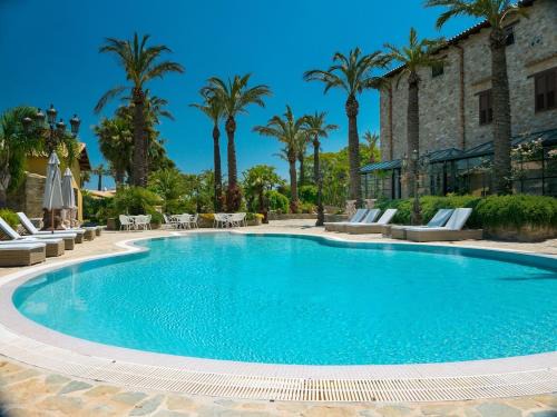 Luxury villa/ Private Heated Pool / Private Garden