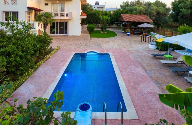 Luxusvilla Rea voll ausgestattet mit Swimmingpool 4 Zim. 10 Pers