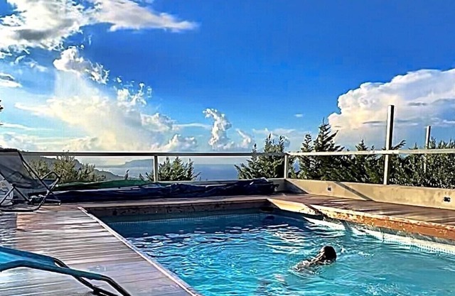 Luxury Villa with private garden, swimming pool and parking