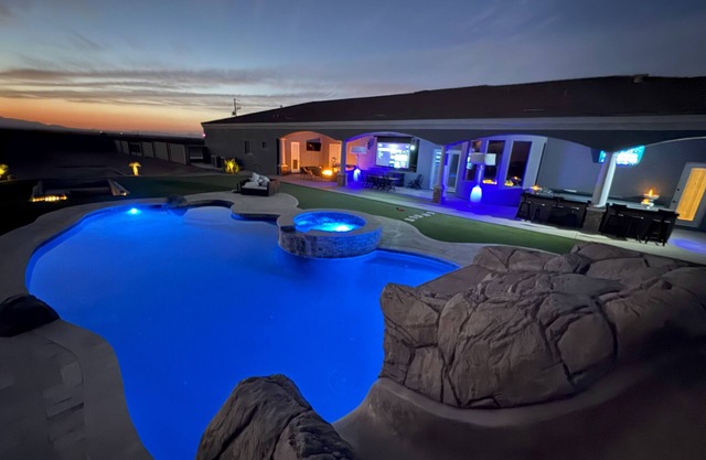 Luxury Villa with Slide Pool/Spa/Movie Theatre/Gym