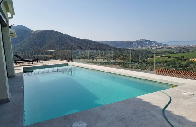 Luxury villa with breathtaking views of the bay and the Canigou mountains