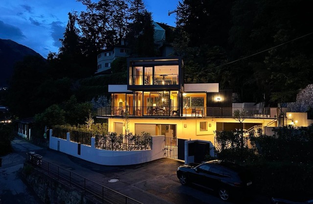 Luxusvilla mit Weitblick und Pool zwischen Schenna und Meran. Außergewöhnlich!