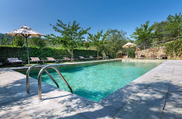 LUXUS-LANDHAUS MIT PRIVATPOOL