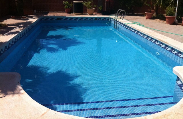 Luxus-Villa mit Pool, Jacuzzi, Garage für fünf Autos, 3 min Strand