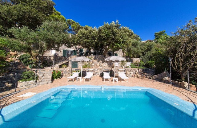 Luxusvilla mit Panoramapool in Ischia, nahe der Amalfiküste