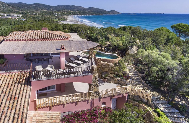 Splendida Villa vista mare con piscina sulla magnifica spiaggia Timi Ama