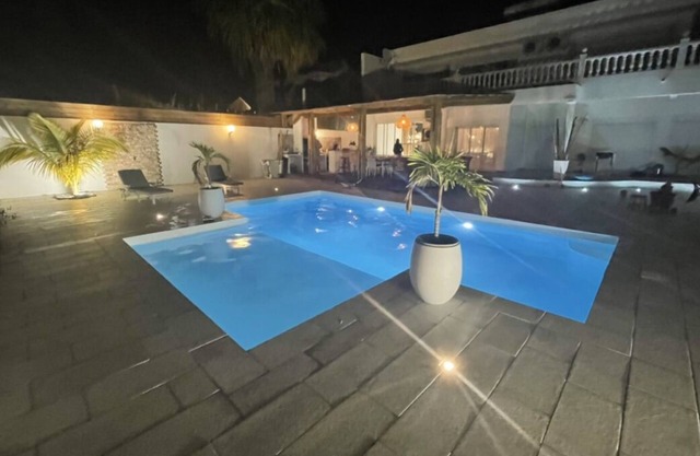 Luxury villa with sea view, large pool and outdoor kitchen