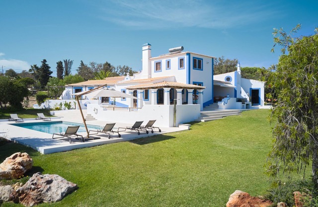 Luxus Villa mit Tennisplatz & beheiztem Pool an den schönsten Algarve Stränden
