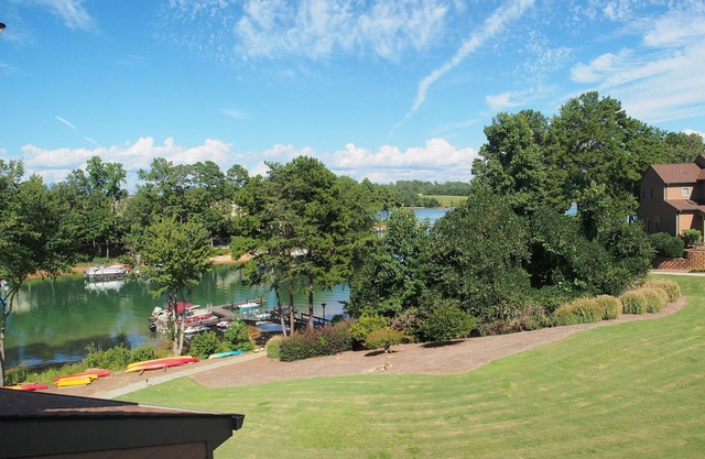 Luxuxwasser Front Town Home auf malerischem See Keowee