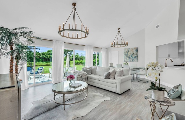 Luxury Waterfront Home in Naples- 3BR/3BA Coconut River Estates