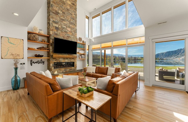 Luxury Waterfront Home with Views, SUP, Firepit and Shared Dock!