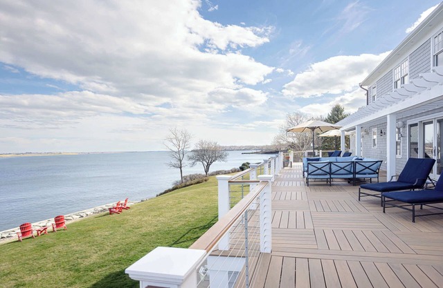 Luxury Waterfront Rental at Sunrise Point