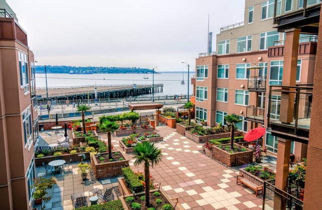 Seattle Luxury Waterfront Eigentumswohnung mit Balkon und A / C
